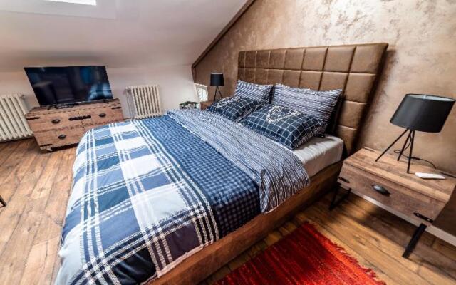 Ivi Place Apartments