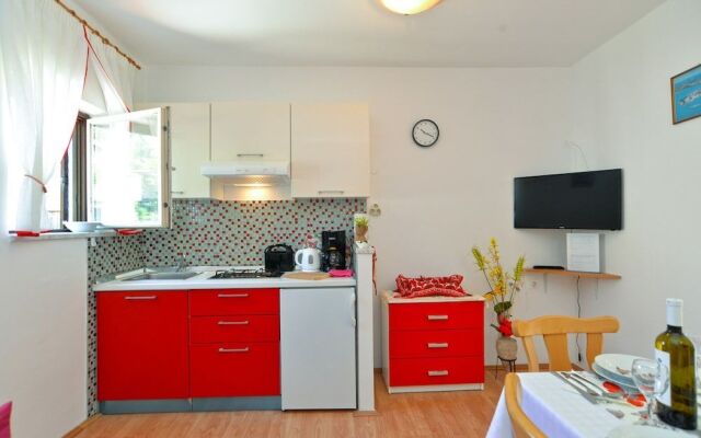 Apartment 358