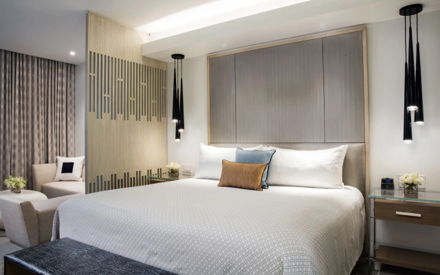 H2O Suites - Adults Only