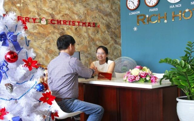 Rich Hotel
