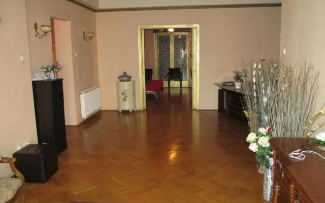 Redlotus Accommodation-Old City Inter