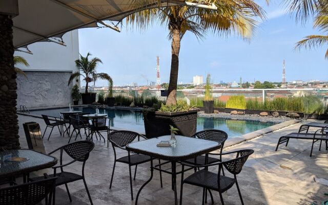 Classic Modern Studio Room Apartment at The Square Surabaya