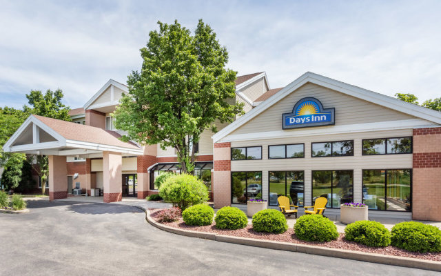 Days Inn & Suites Madison