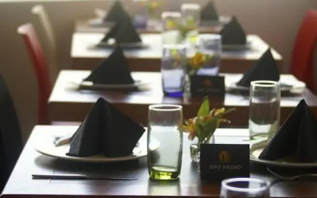Oro Negro Talara Hostal & Restobar