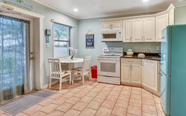 Sunset Beach House - Beach Hugger 1