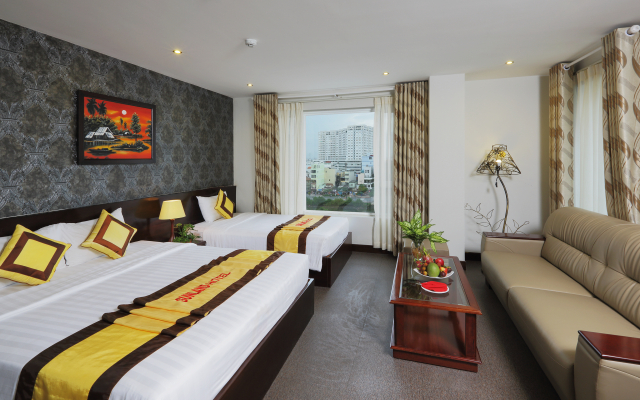 Huazhu Hotel (华住酒店)