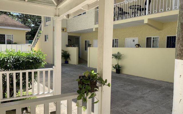 Comfy Stay In Jamaica -enjoy 7 Miles Of White Sand Beach! 2 Bedroom Villa by Redawning