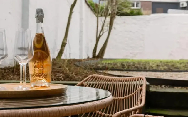 Cosy Bohemian Decorated Apartment With Terrace