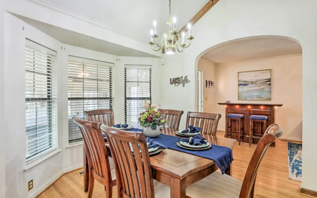 Lakeside Happiness: Home on Lake Moultrie!