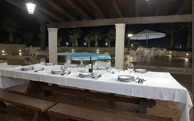 Villa Egadi con Piscina e Campo da Tennis