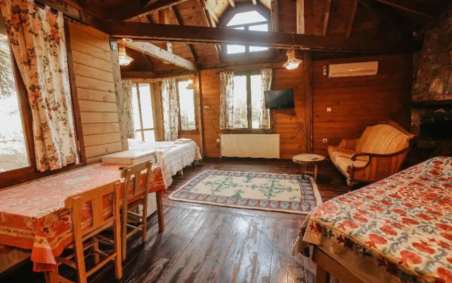 Kayserkaya Cottages & Camping