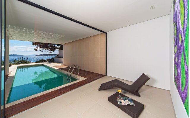 Golden Rays Luxury Villas