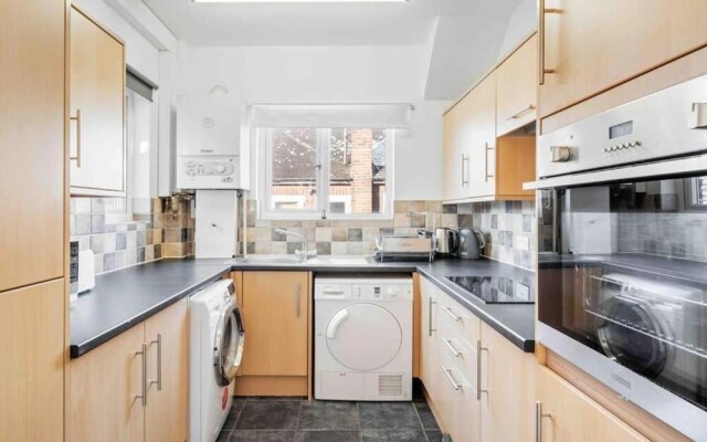 Duplex 3 Bedroom Flat Golders Green Central London
