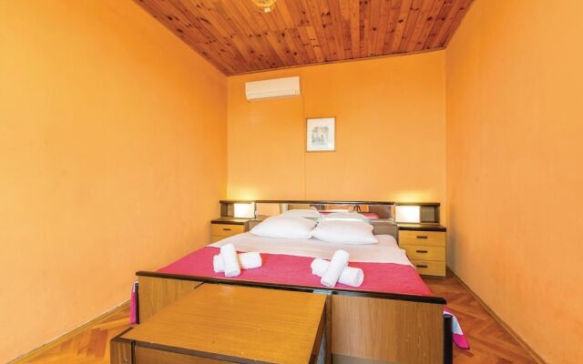 Stunning Home in Omisalj With Wifi and 4 Bedrooms
