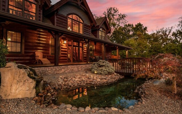 Grand Mountain Getaway 8 Bedroom Home by Redawning