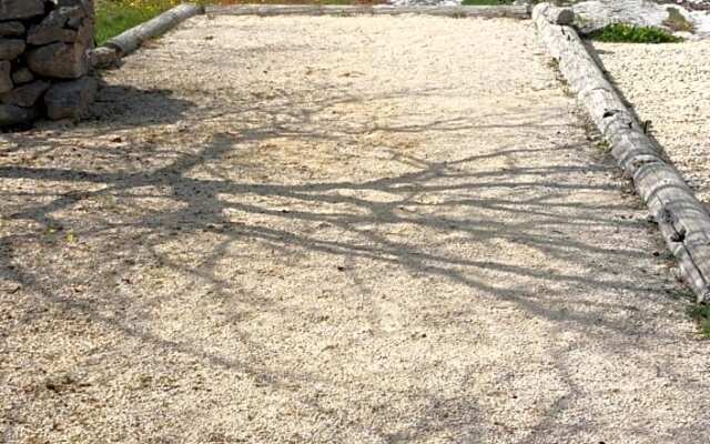 Le Mas Des Roches Jacuzzi Privatif (Adults Only)