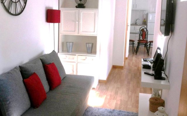 Apartment with 2 Bedrooms in Porto, with Wifi