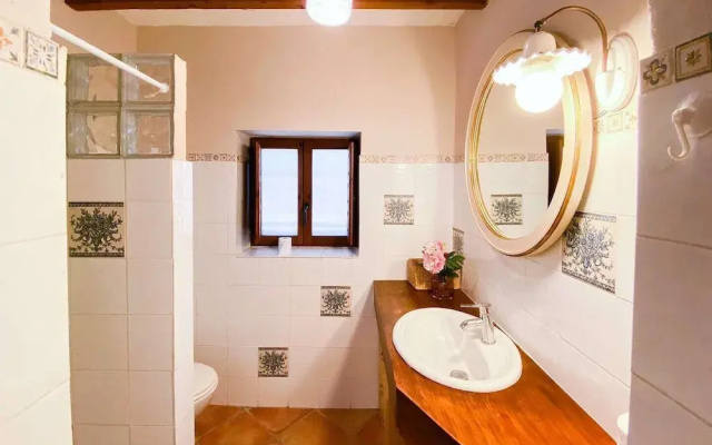 Charming Rural House And Pool 7 Min From The Beach