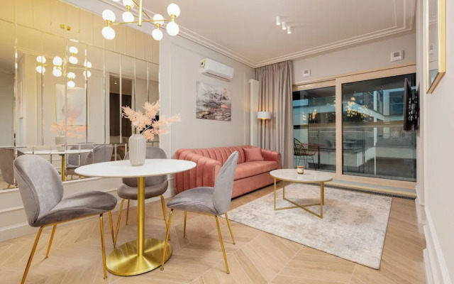 Mennica Morganit by Renters Prestige