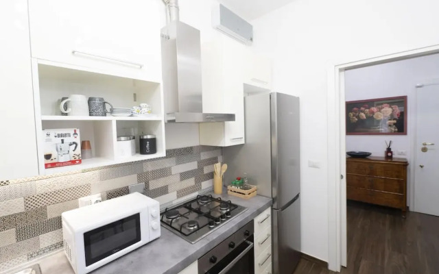 Lovely Design Apartment With Balcony