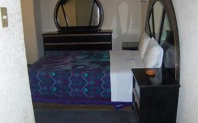 Hotel Polly