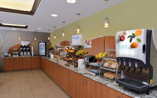 Holiday Inn Express Crestwood by IHG