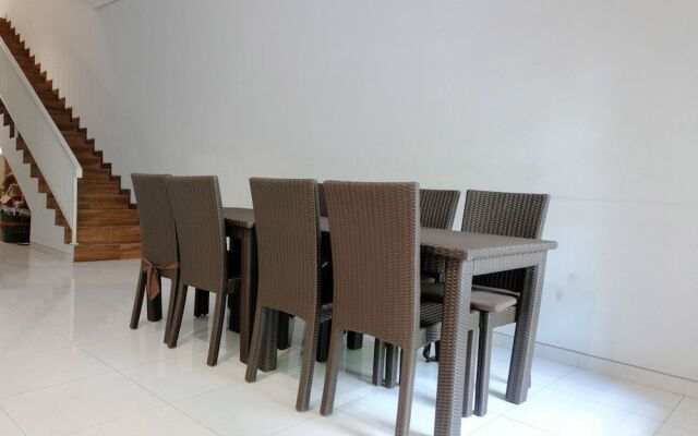 OYO 1023 Junggo Tentrem