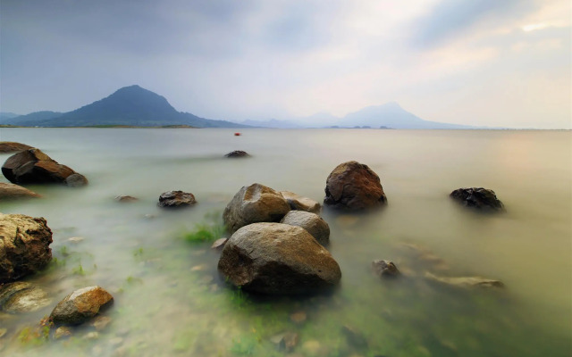 RedDoorz near Exit Toll Sadang