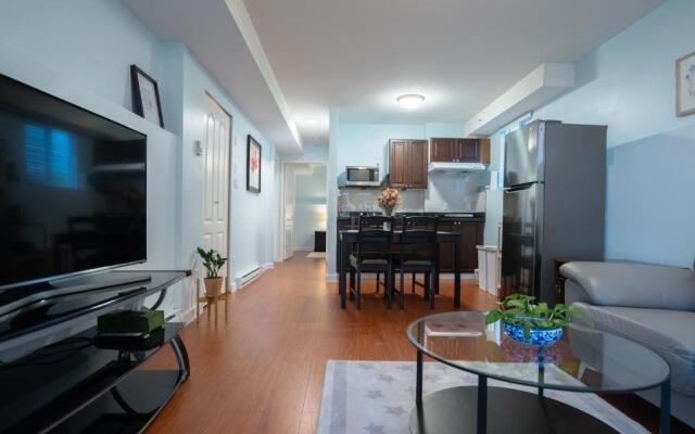 Adorable 1-bedroom suit with independent entrance