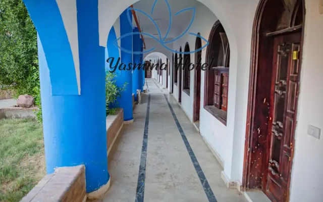 Yasmina Hotel