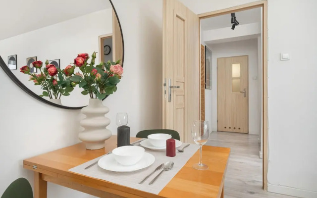 Cozy Apartment for 4 by Renters