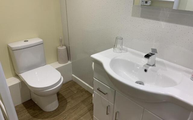 Southernwood - Garden Lodge 10