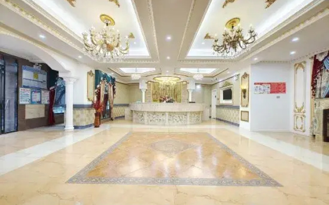 Ruisli Holiday Hotel (Hechi Vocational Education Center Branch)