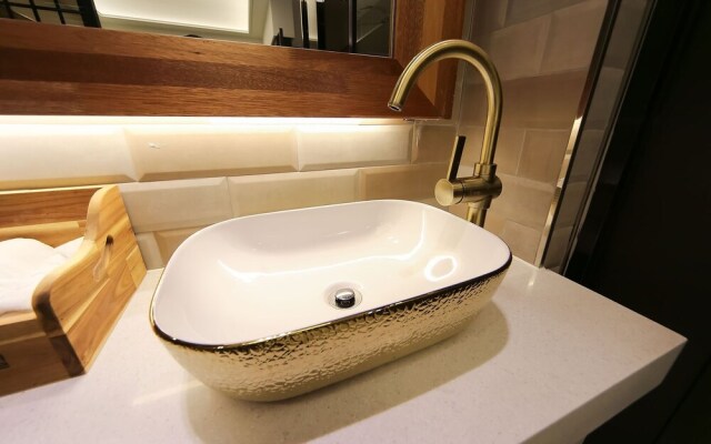 Daegu Hyeoksindosi Aurum