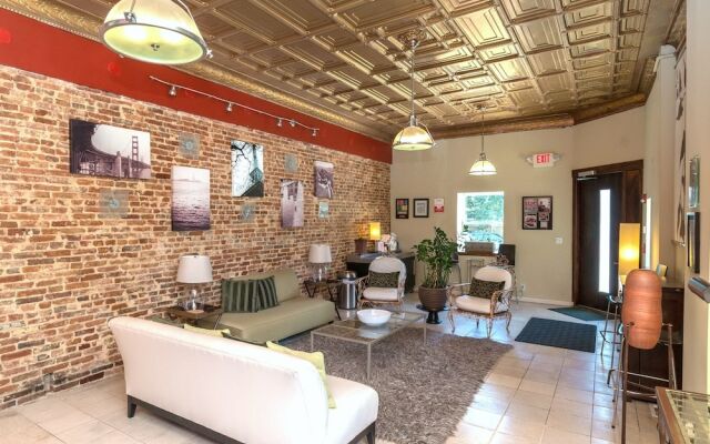 Inn At 2920