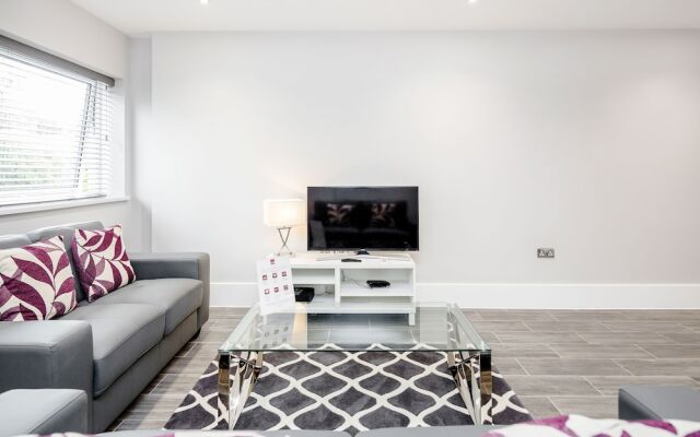 Roomspace Apartments -The Legacy