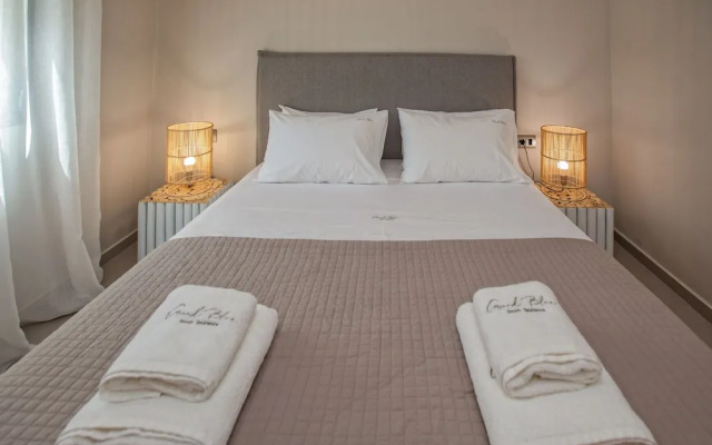 Grand Blue Beach Apartments & Suites