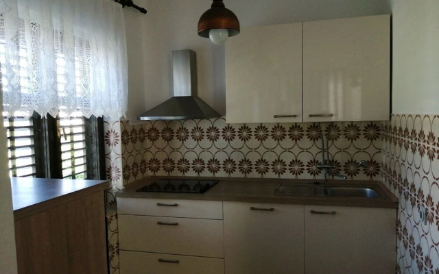 Renata - 3 Bedrooms - H