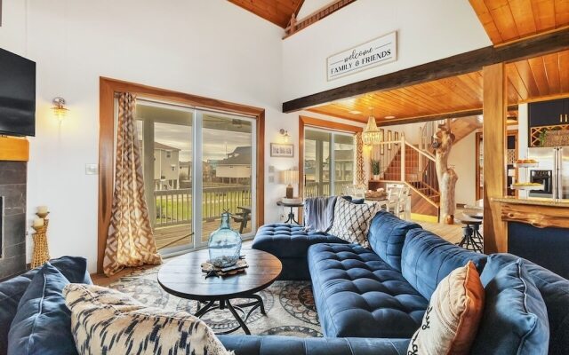 The Sandcastle 4 Bedroom Home by RedAwning