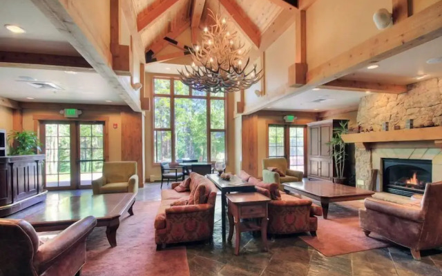 Ski-in Mountain Thunder Lodge 2 Bedroom Condo