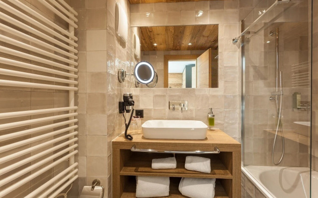 22 Summits Apartments