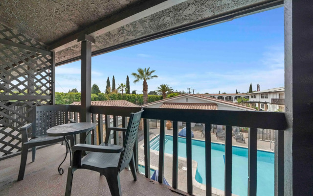 Lemon Tree Hotel & Suites Anaheim
