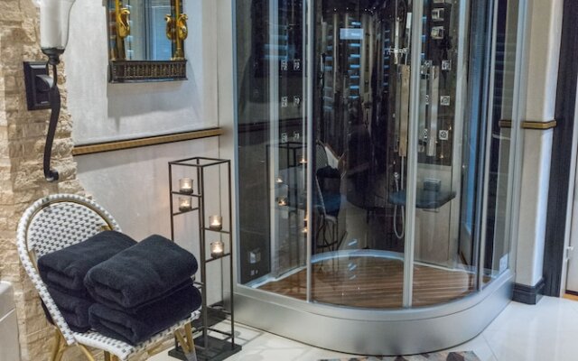 Mariaggi's Theme Suite Hotel & Spa