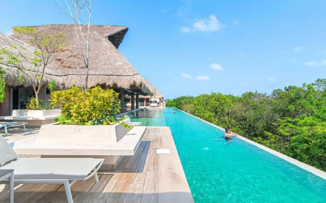 Modern chic 1 bedroom apt w/ rooftop infinity pool