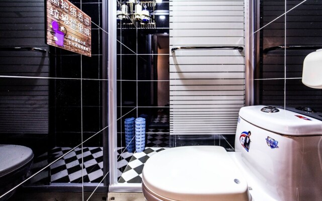 Qiyu Homestay - West Nanjing Road Branch
