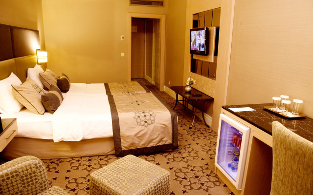Darkhill Hotel