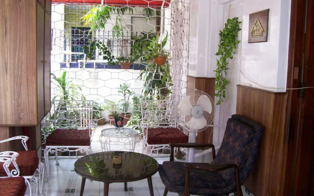 Blue Chip Guest House Kolkata