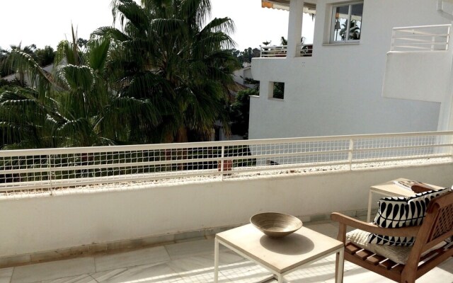 Hoyo 15 con piscina en Marbella by My City Home