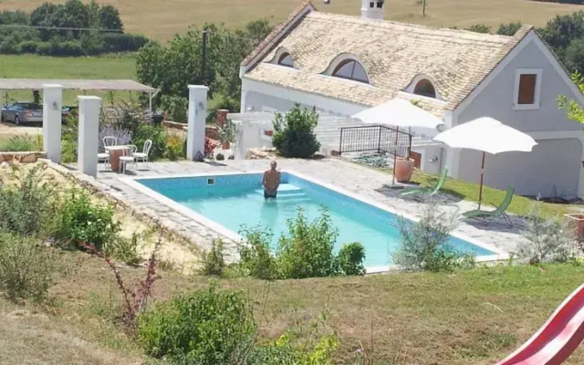 Pasztovszki Borkúria
