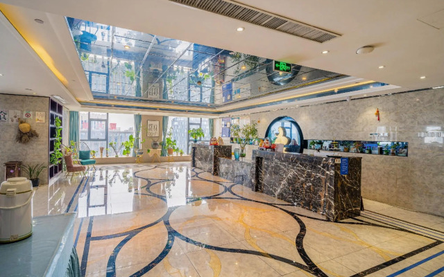 Weifeng GC Hotel (Zhuji Xiongfeng Yongli Commercial Plaza)